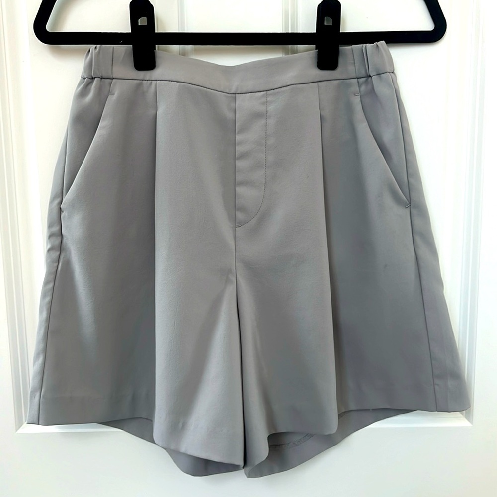 Uniqlo Grey High-rise Relaxed Shorts